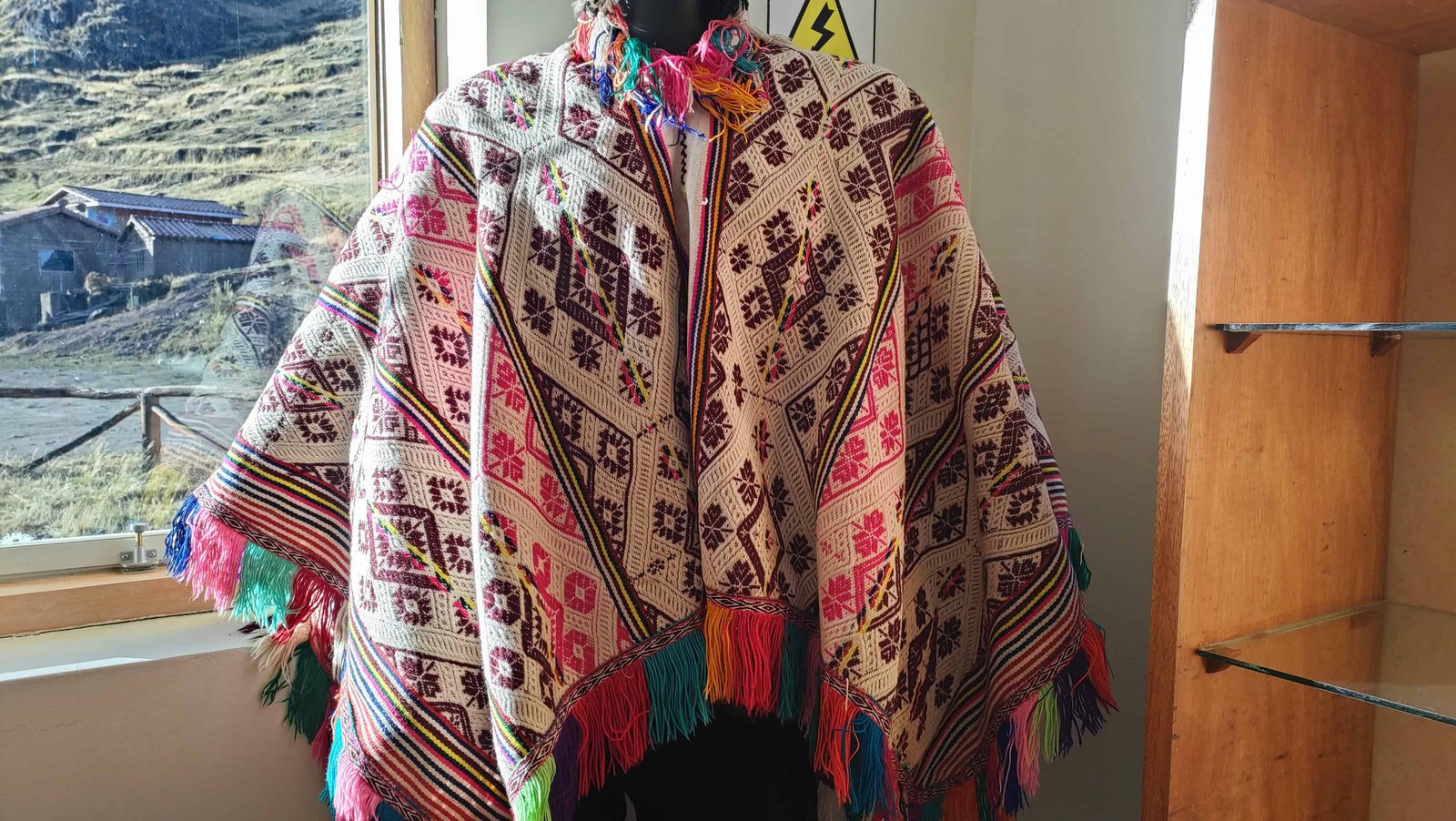 Poncho de uso textil tradicional